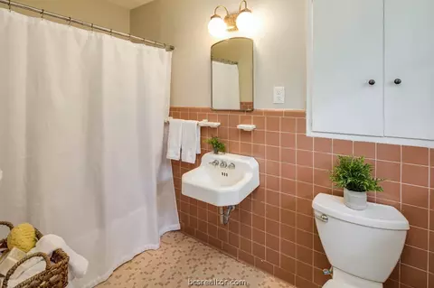 2109 Vinewood Dr, Bryan, TX 77802 photo 13