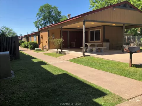 500 E 31st St, Bryan, TX 77803 photo 4