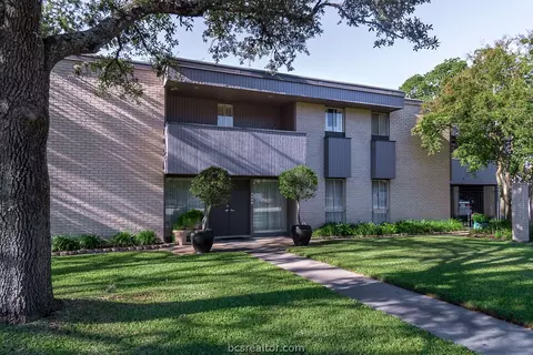 3403 Parkway Ter, Bryan, TX 77802 photo 3