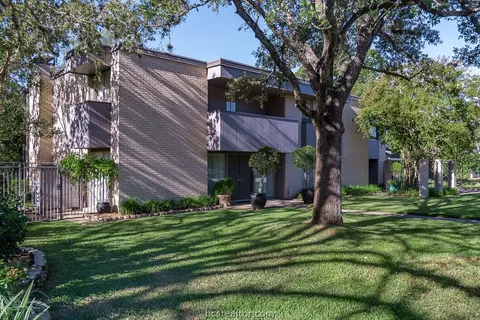 3403 Parkway Ter, Bryan, TX 77802 photo 4