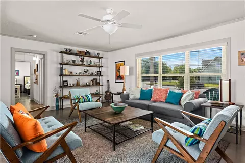 509 E North Ave E, Bryan, TX 77801 photo 2
