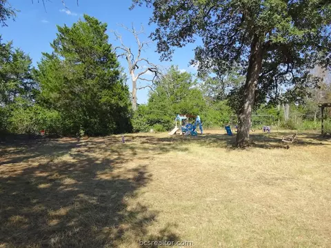 103 Hilltop Ct, Somerville, TX 77879 photo 11