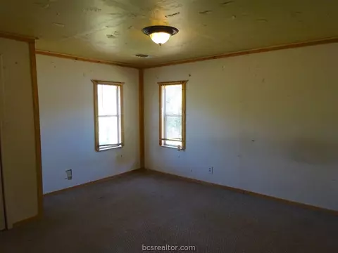 103 Hilltop Ct, Somerville, TX 77879 photo 9