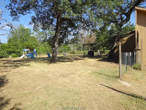 103 Hilltop Ct, Somerville, TX 77879 photo 12