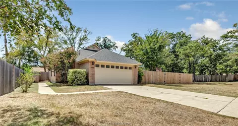 4104 Brompton Ln, Bryan, TX 77802 photo 1