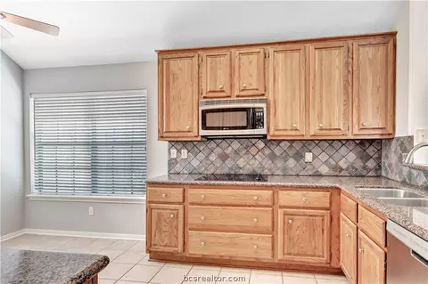 4104 Brompton Ln, Bryan, TX 77802 photo 12