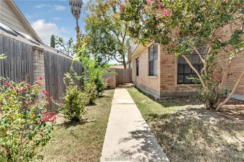4104 Brompton Ln, Bryan, TX 77802 photo 3