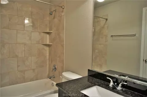 2028 Stubbs Dr, Bryan, TX 77807 photo 9