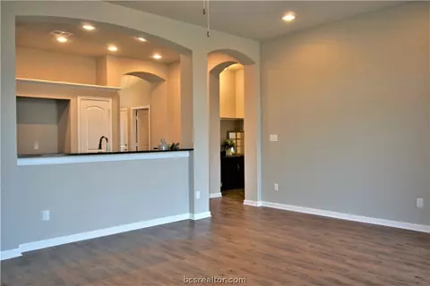 2028 Stubbs Dr, Bryan, TX 77807 photo 15