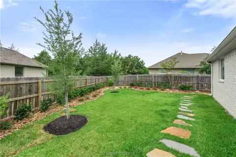 3104 Evan Dr, Bryan, TX 77802 photo 4