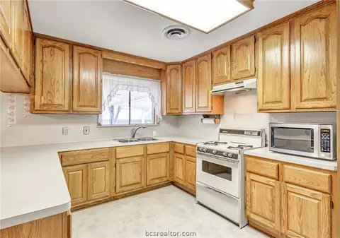 1728 Dillon, Bryan, TX 77803 photo 11