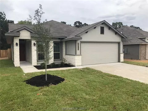 2018 Dumfries Dr, Bryan, TX 77807 photo 2