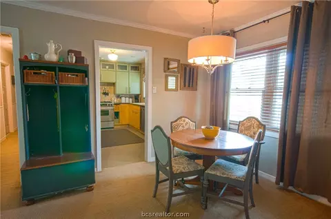 403 Gilbert St, Bryan, TX 77801 photo 5