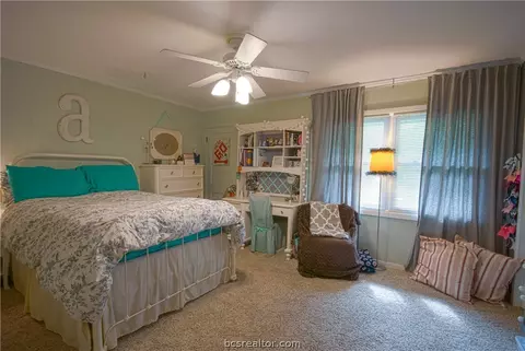 403 Gilbert St, Bryan, TX 77801 photo 8
