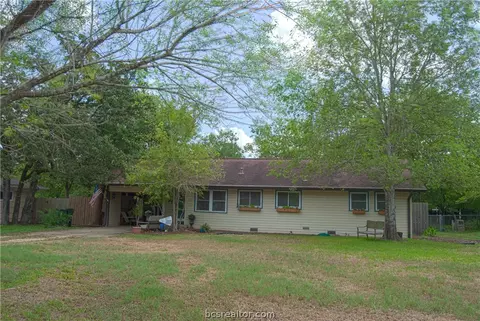 403 Gilbert St, Bryan, TX 77801 photo 2