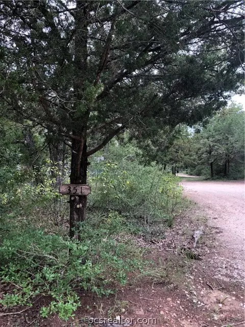 351 Greenleaf Ln, Bryan, TX 77808 photo 1