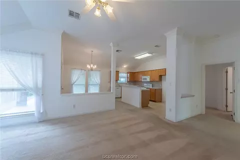 2620 Trophy Dr, Bryan, TX 77802 photo 8