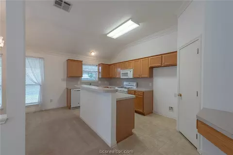 2620 Trophy Dr, Bryan, TX 77802 photo 10
