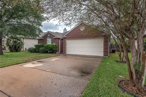 2620 Trophy Dr, Bryan, TX 77802 photo 3