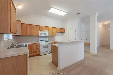 2620 Trophy Dr, Bryan, TX 77802 photo 11