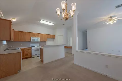 2620 Trophy Dr, Bryan, TX 77802 photo 12