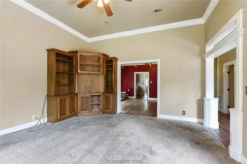 810 E 30th St, Bryan, TX 77803 photo 3