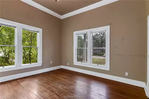 810 E 30th St, Bryan, TX 77803 photo 12