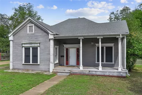 810 E 30th St, Bryan, TX 77803 photo 1