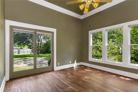 810 E 30th St, Bryan, TX 77803 photo 10