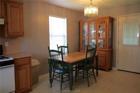 2501 Pinon Ct, Bryan, TX 77802 photo 5