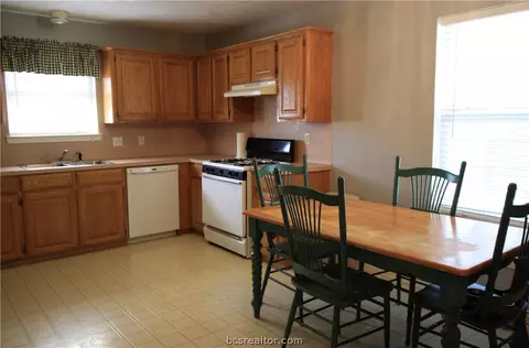 2501 Pinon Ct, Bryan, TX 77802 photo 7