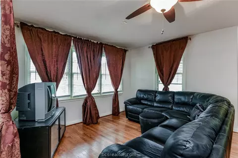 4108 Nagle Street Cob, Bryan, TX 77801 photo 3