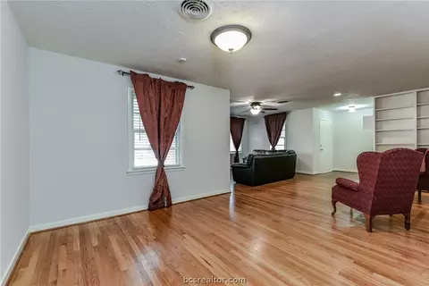 4108 Nagle Street Cob, Bryan, TX 77801 photo 4