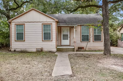 1319 Graham Dr, Bryan, TX 77803 photo 1
