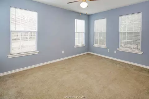 1319 Graham Dr, Bryan, TX 77803 photo 8