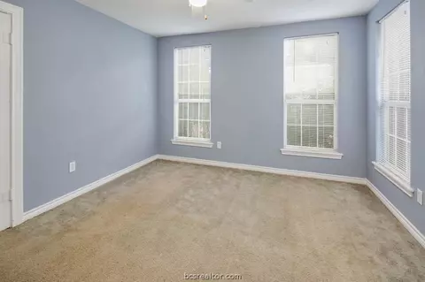 1319 Graham Dr, Bryan, TX 77803 photo 10