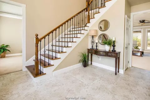 3705 Creston Ln, Bryan, TX 77802 photo 5