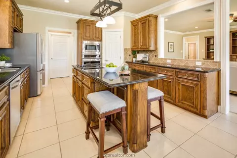3705 Creston Ln, Bryan, TX 77802 photo 10