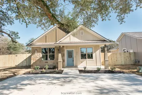 411 Wallace St, Bryan, TX 77803 photo 2