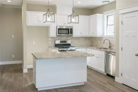 411 Wallace St, Bryan, TX 77803 photo 6