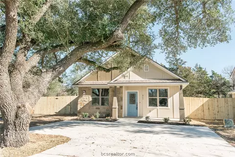 411 Wallace St, Bryan, TX 77803 photo 1