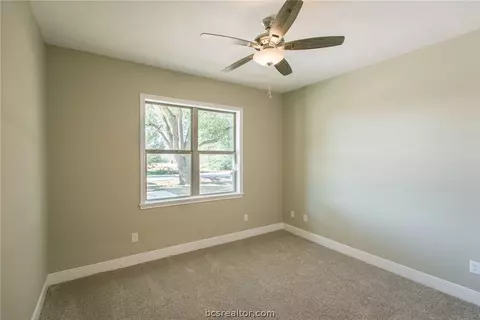 411 Wallace St, Bryan, TX 77803 photo 11