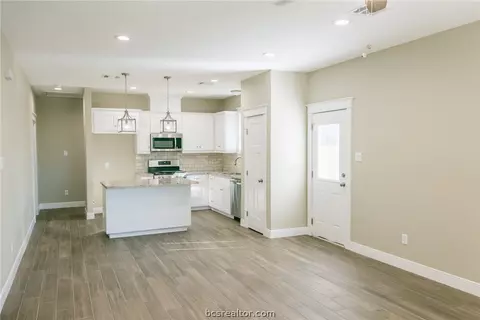 411 Wallace St, Bryan, TX 77803 photo 7