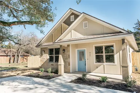411 Wallace St, Bryan, TX 77803 photo 3