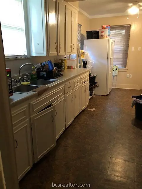 1008 E 25th St, Bryan, TX 77803 photo 3