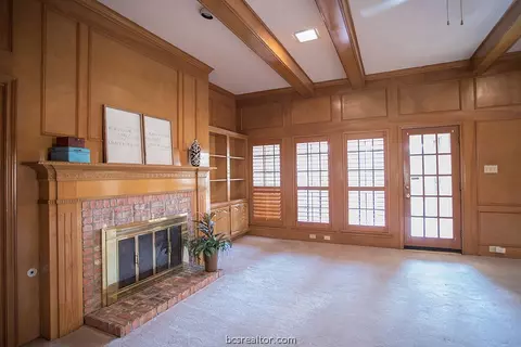 2216 E Briargate Dr, Bryan, TX 77802 photo 3