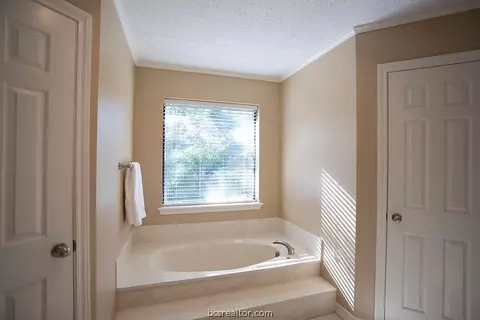 2216 E Briargate Dr, Bryan, TX 77802 photo 25