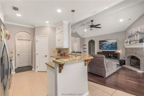 2707 Mills Ct, Bryan, TX 77808 photo 6