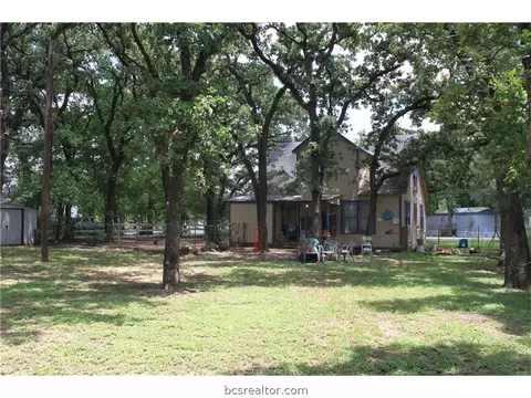 132 Watson St, Bryan, TX 77801 photo 4