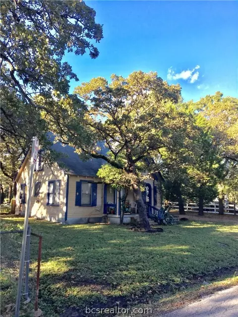 132 Watson St, Bryan, TX 77801 photo 1